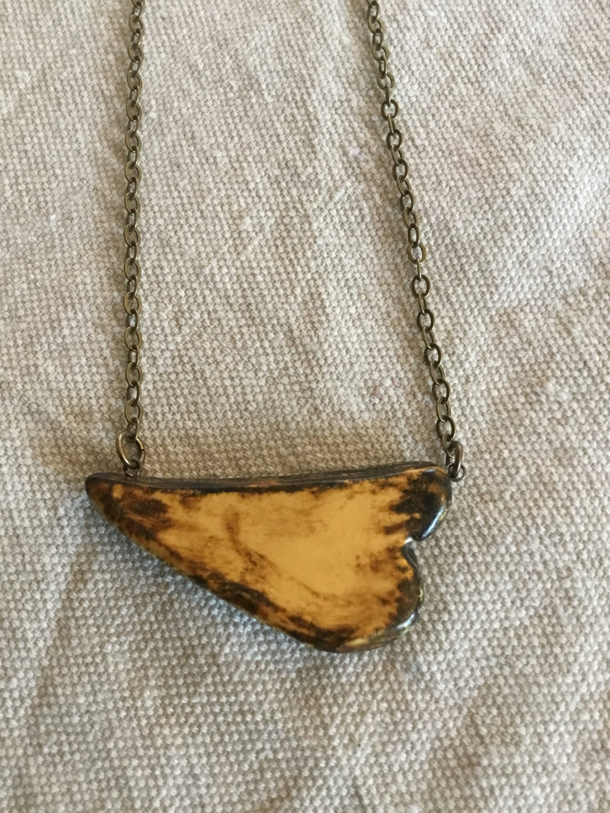 Reversible Floating Heart Necklace Speckled blue/Mustard