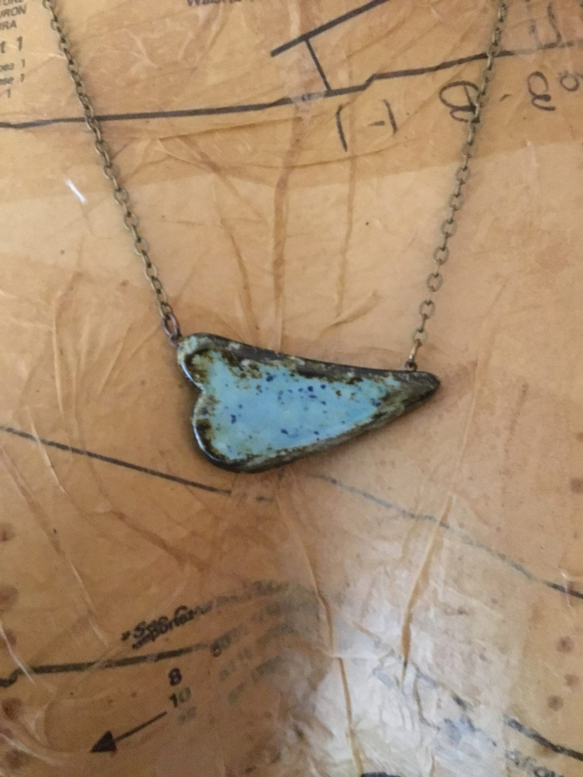 Reversible Floating Heart Necklace Speckled blue/Mustard